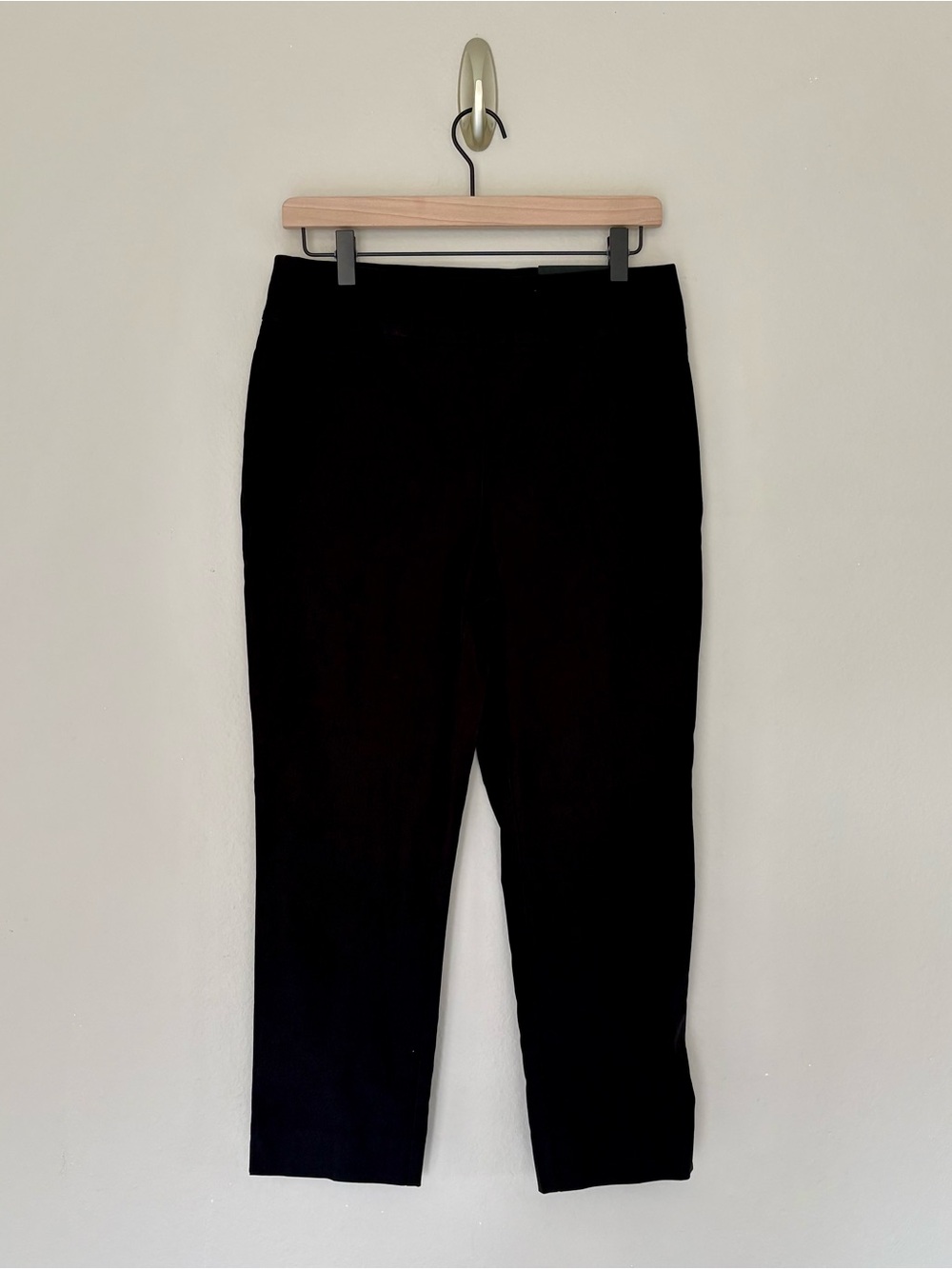 NWT Chico's So Slimming Brigitte Crop Pants Black Pull On Size 0.5 (Women's 6) - Picture 2 of 10